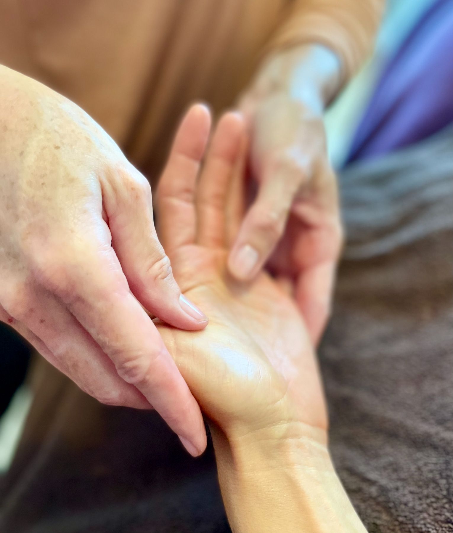 Hand reflexology (1)